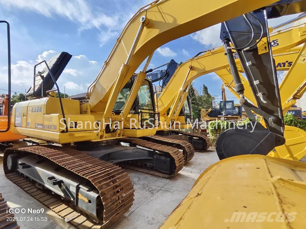 Komatsu 200-8 Roomikekskavaatorid