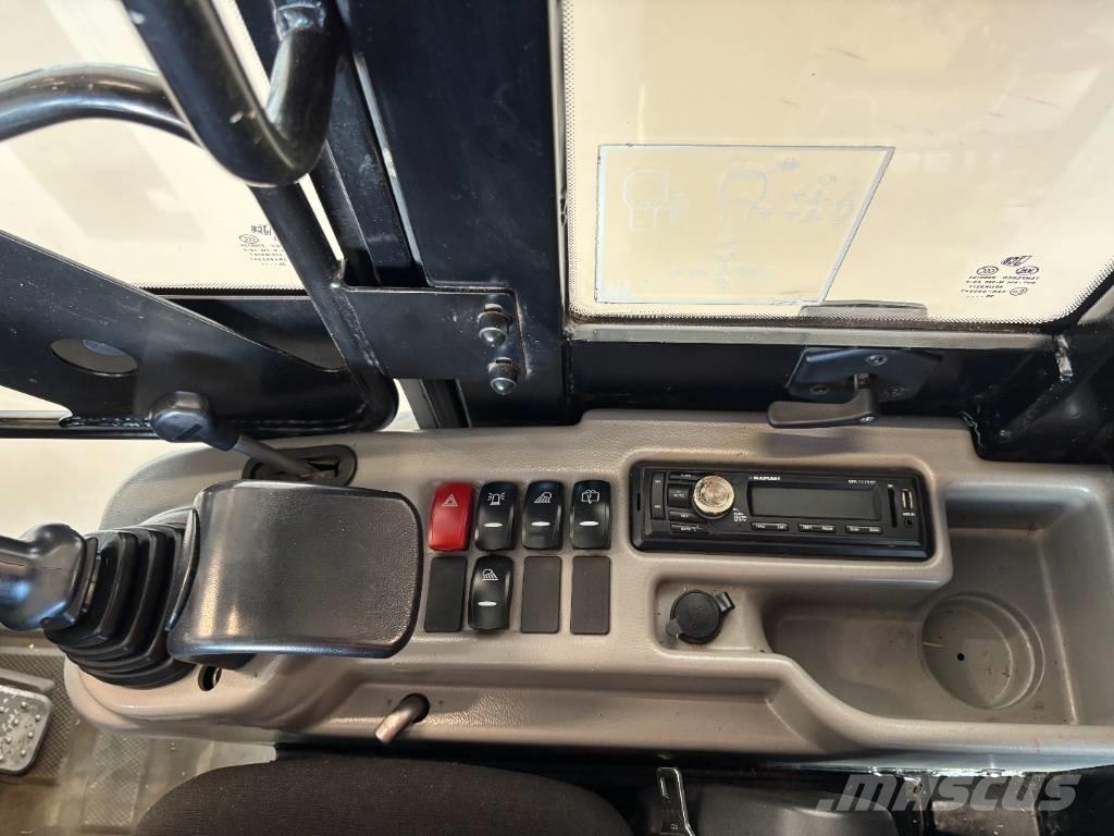 JCB 403 Mitmeotstarbelised laadurid