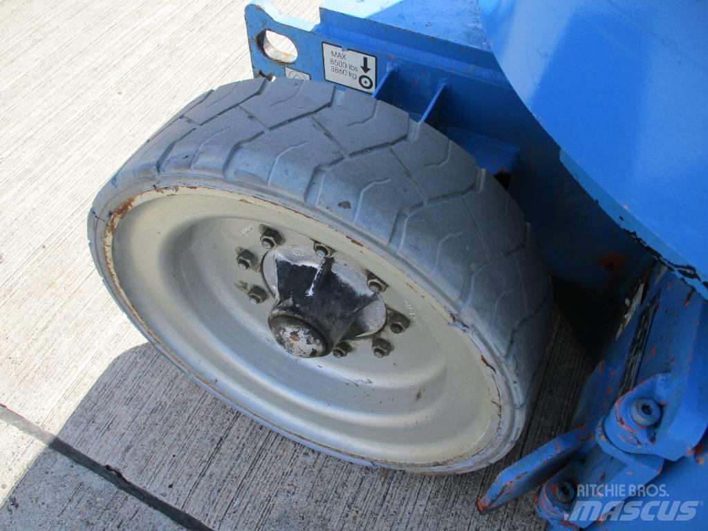 JLG E 300 AJP (180) Iseliikuvad poomtõstukid