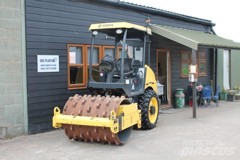 Bomag BW 124 P D H-5 Ühe trumliga rullid