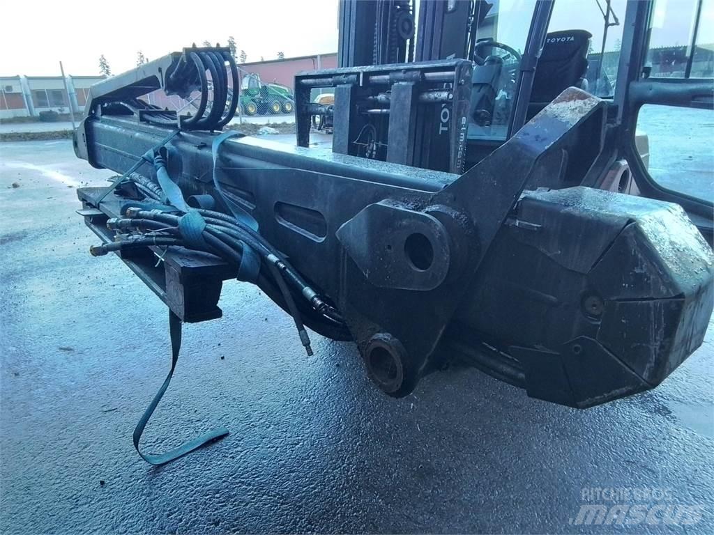 Komatsu 165F Forvarderi kraanad