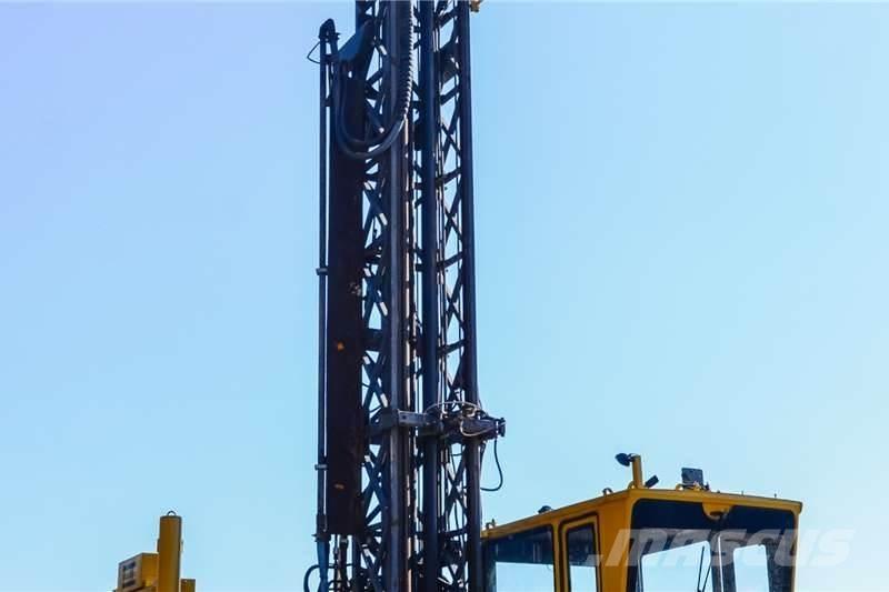 Atlas Copco DM30 Vertikaalsed puurmasinad