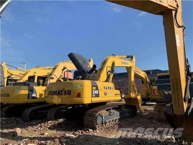 Komatsu PC 240-8 Roomikekskavaatorid