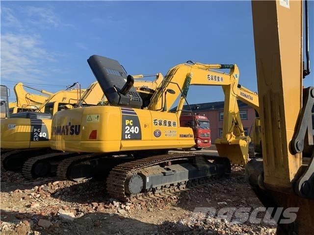 Komatsu PC 240-8 Roomikekskavaatorid