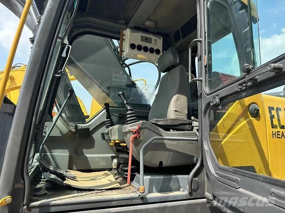 Volvo EC240D Roomikekskavaatorid
