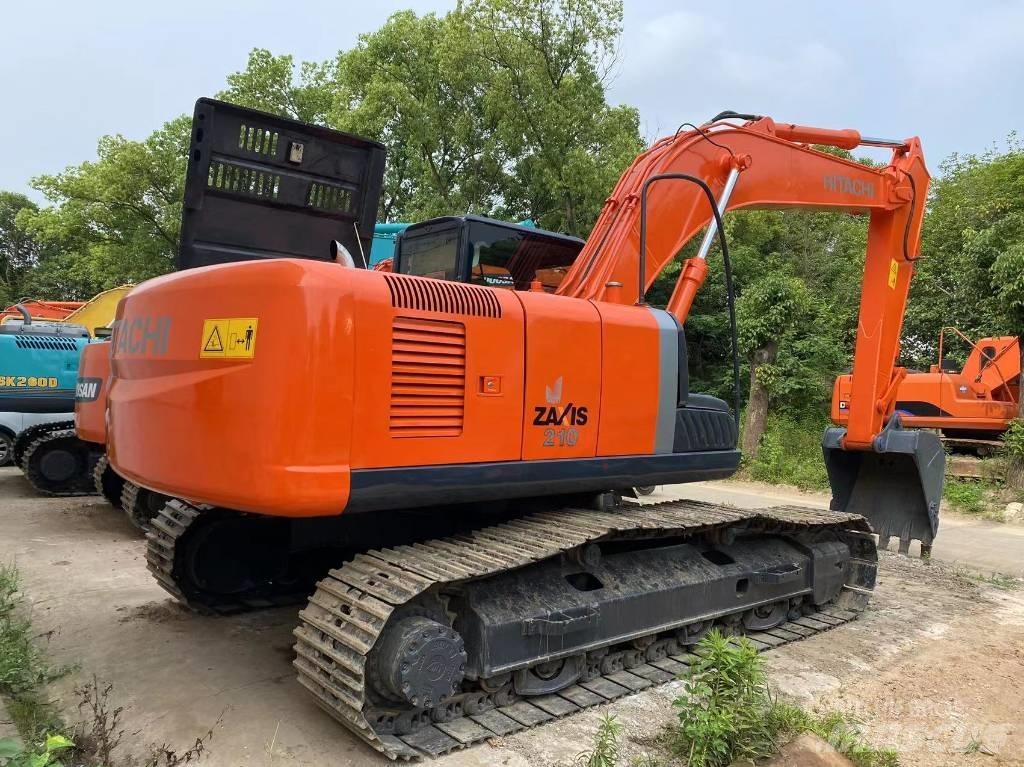 Hitachi ZX 210 Roomikekskavaatorid