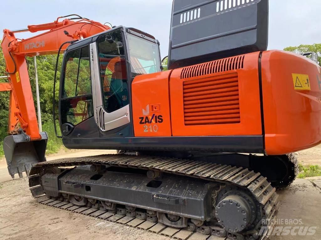 Hitachi ZX 210 Roomikekskavaatorid