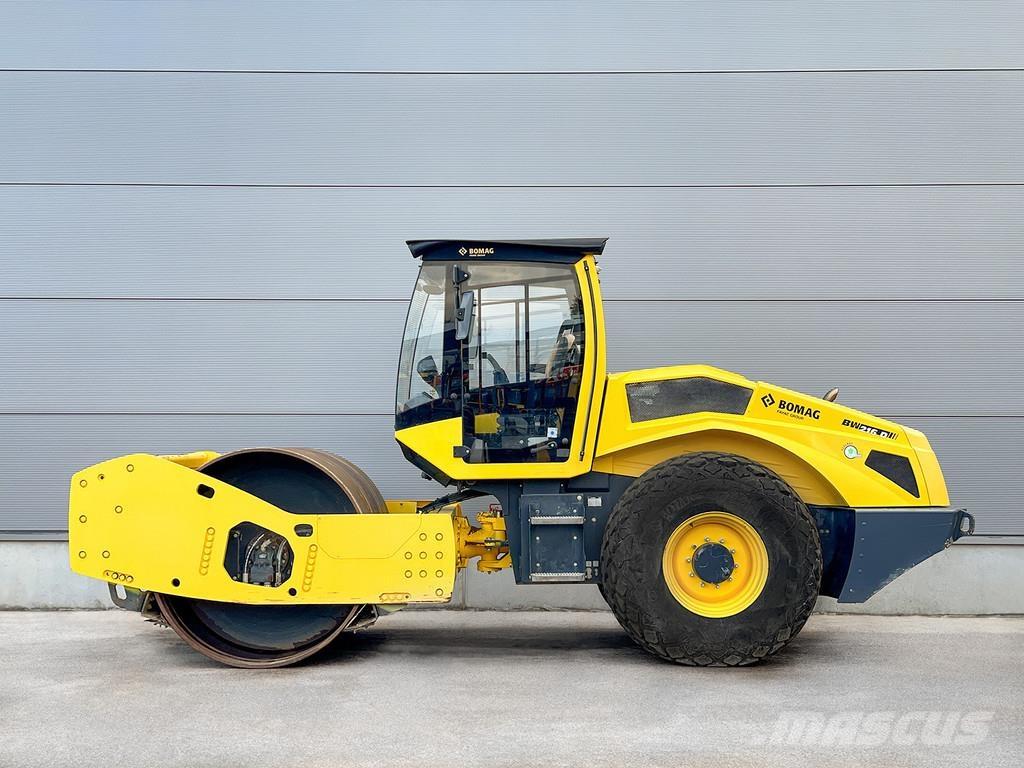 Bomag BW 216 D-5 Ühe trumliga rullid