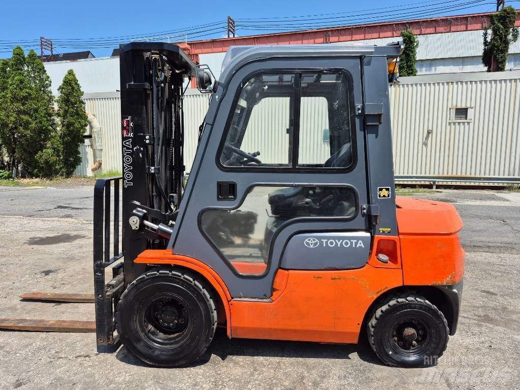 Toyota 7 FGU 25 Kahveltõstukid - muud