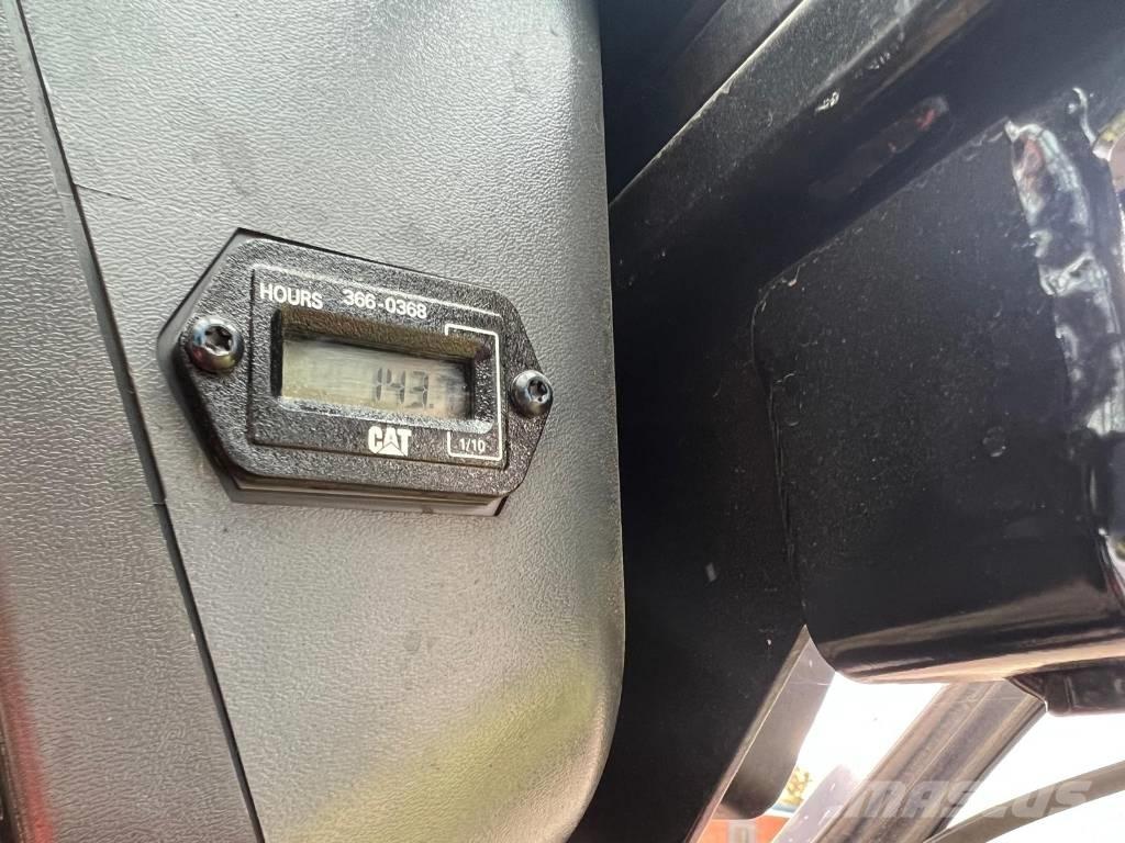 CAT 216 B 3 Kompaktlaadurid