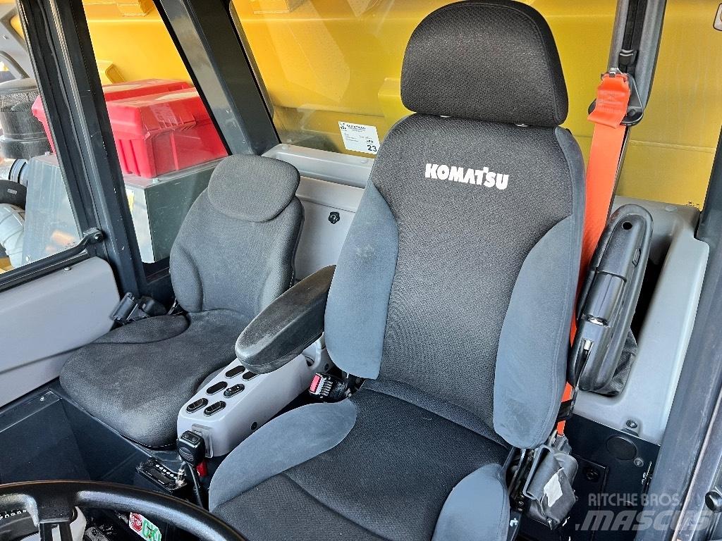 Komatsu 605-8 Karjääriveokid