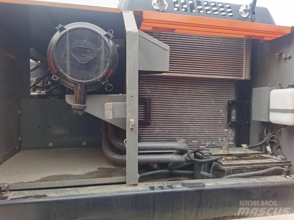 Hitachi ZX 200 Roomikekskavaatorid