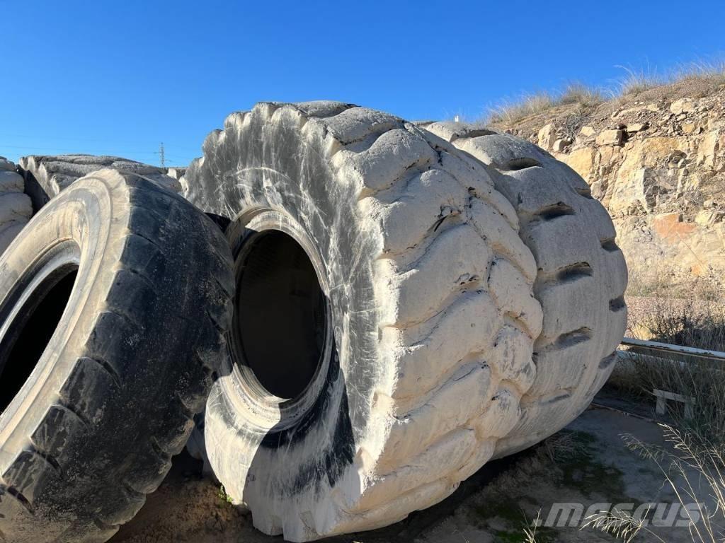 CAT 990 II Rataslaadurid