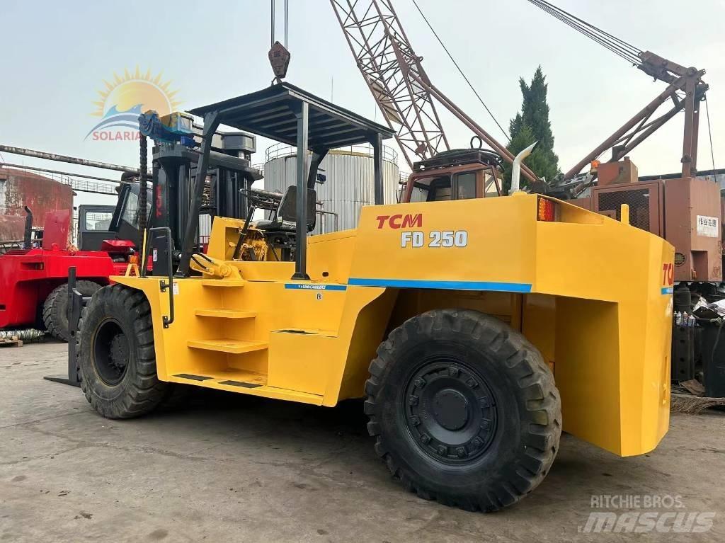 TCM FD 250 Diiseltõstukid