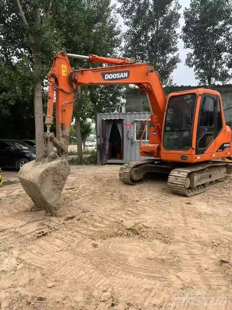Doosan DH 80 Roomikekskavaatorid