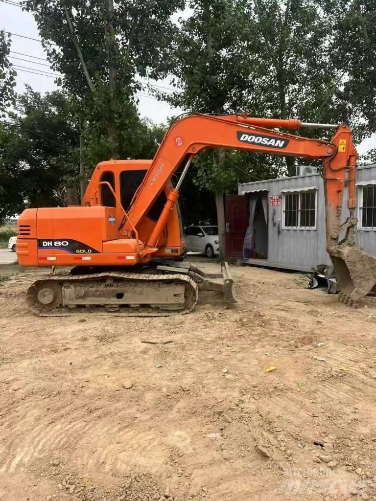 Doosan DH 80 Roomikekskavaatorid