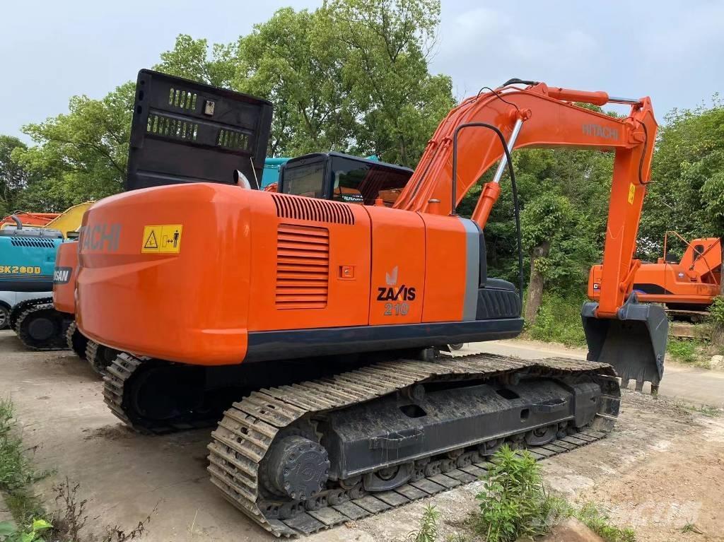 Hitachi ZX 210 Roomikekskavaatorid
