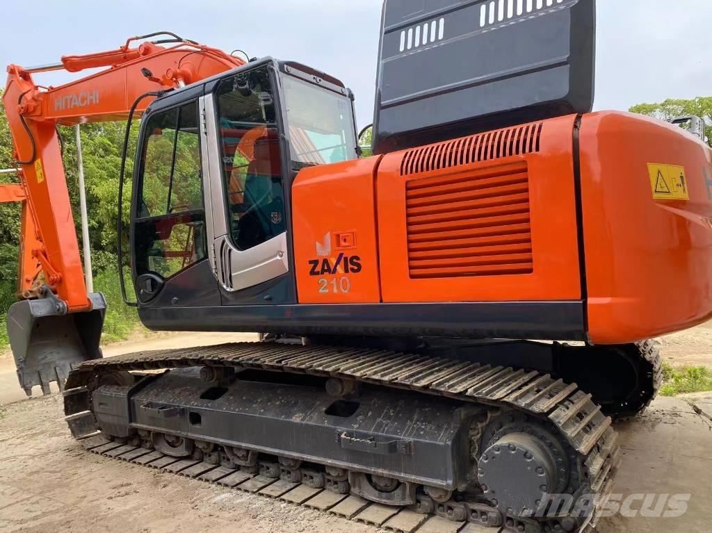 Hitachi ZX 210 Roomikekskavaatorid