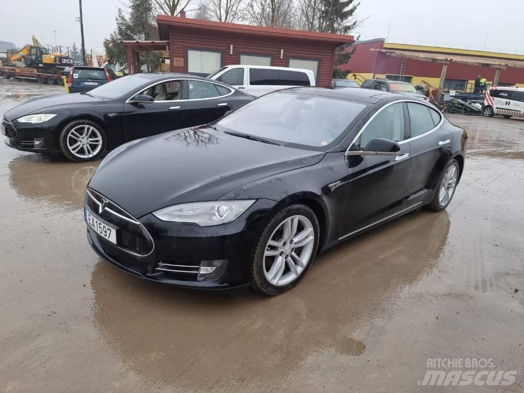 Tesla Model S P85D Sõiduautod