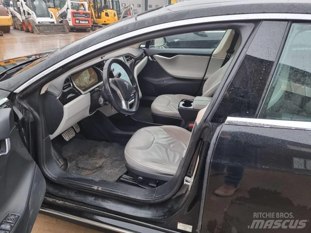 Tesla Model S P85D Sõiduautod