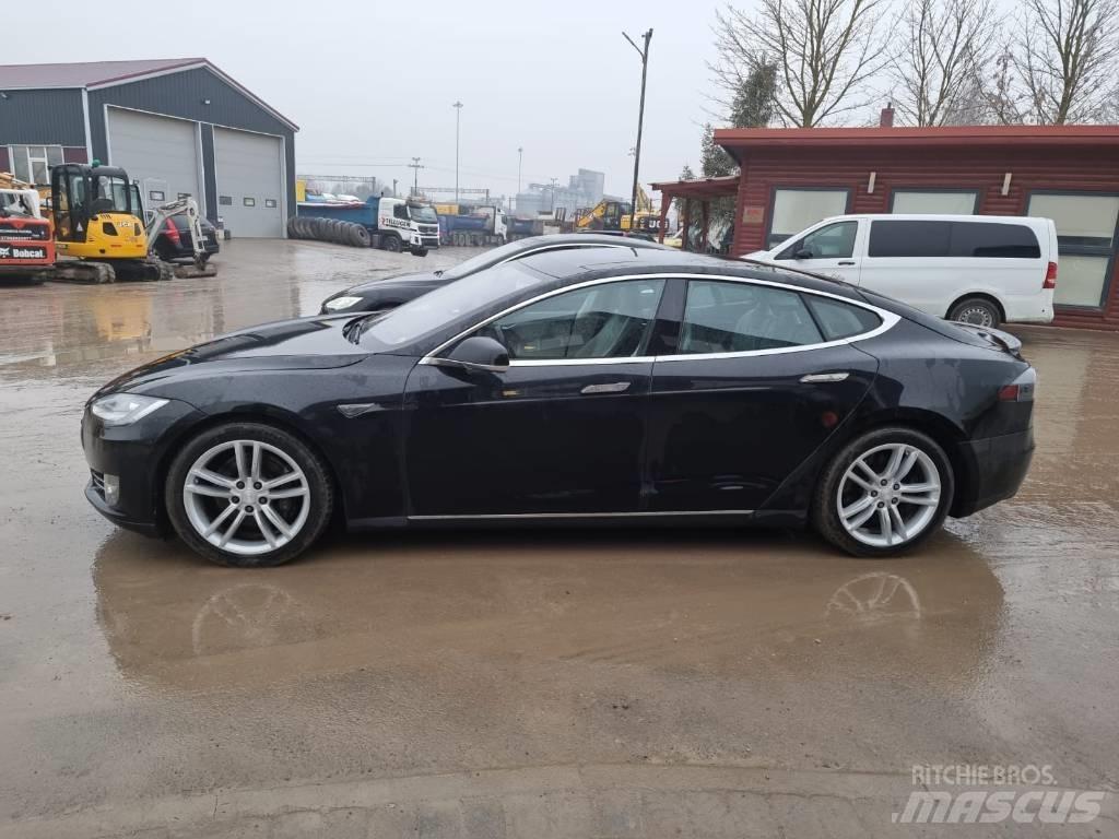 Tesla Model S P85D Sõiduautod