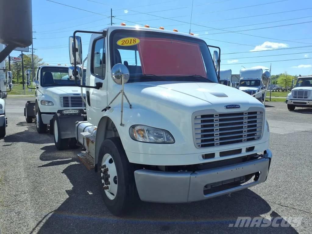 Freightliner M2 106 Sadulveokid