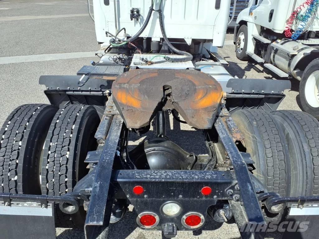Freightliner M2 106 Sadulveokid