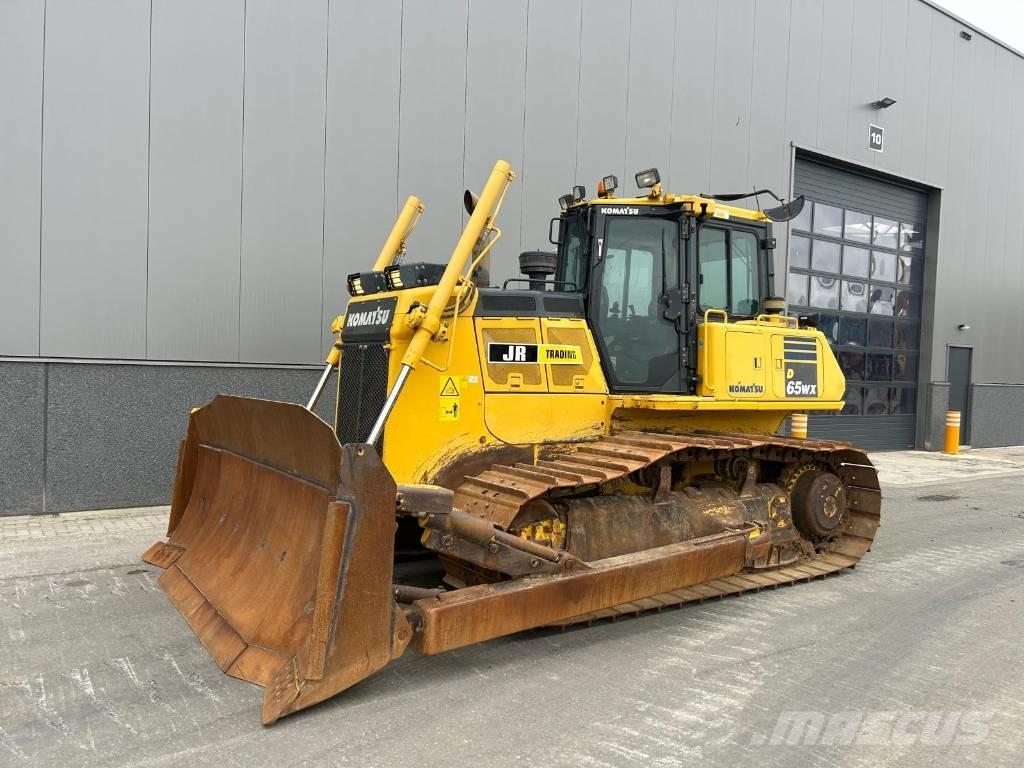 Komatsu D 65 WX-18 Buldooserid