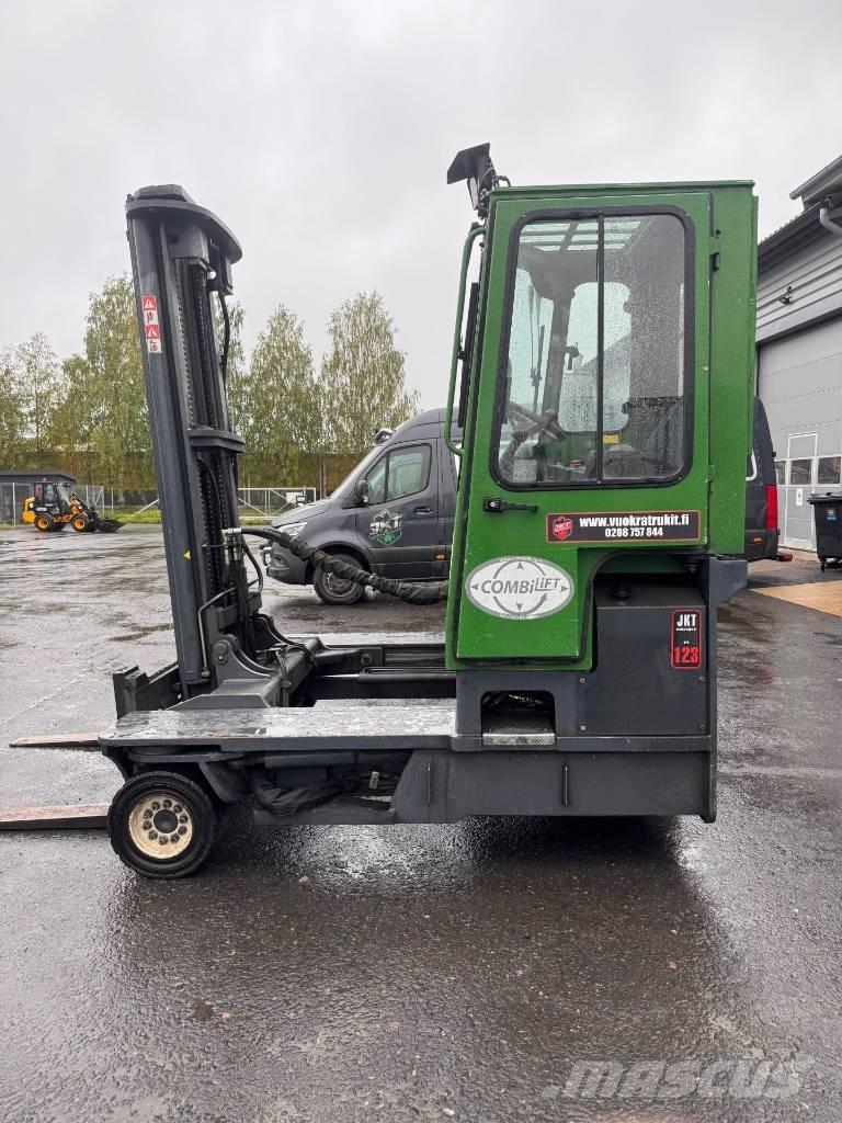 Combilift C 4000 Neljasuuna lükandmastiga tõstukid