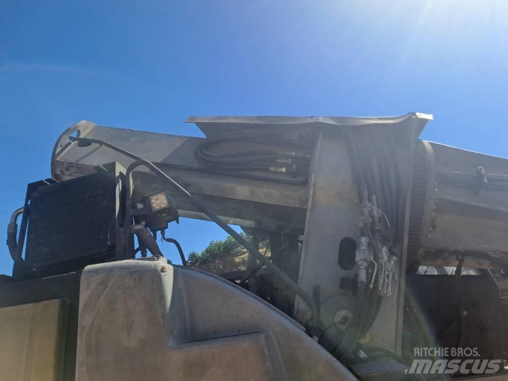 Gradall XL 4200 III Maaalused laadurid