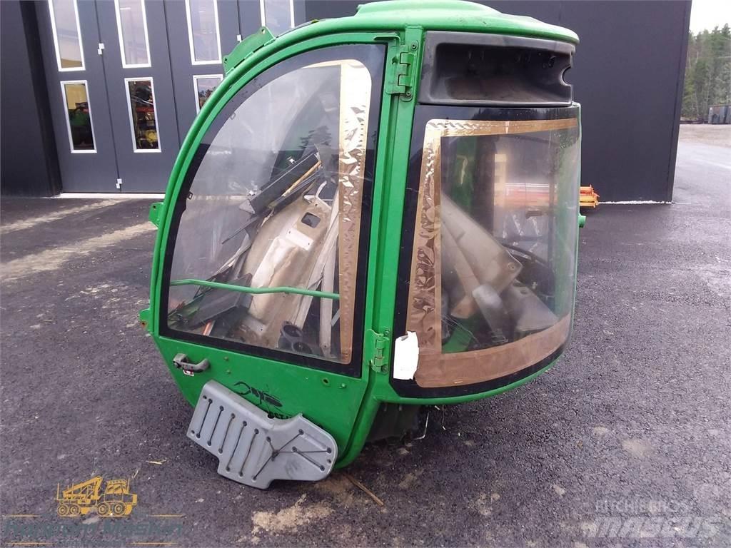 John Deere 1910e Kabiinid