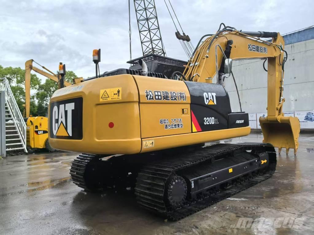 CAT 320D Roomikekskavaatorid