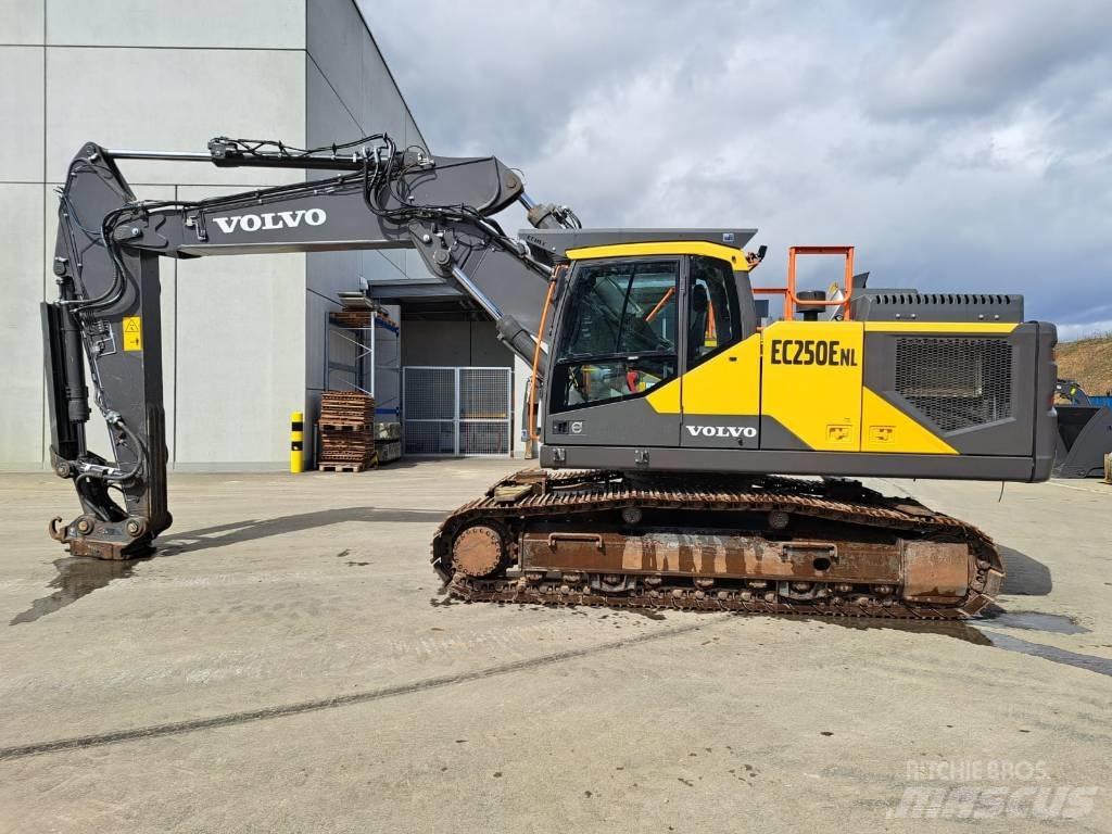 Volvo EC250ENL Roomikekskavaatorid