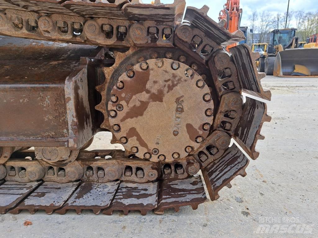 Volvo EC250ENL Roomikekskavaatorid