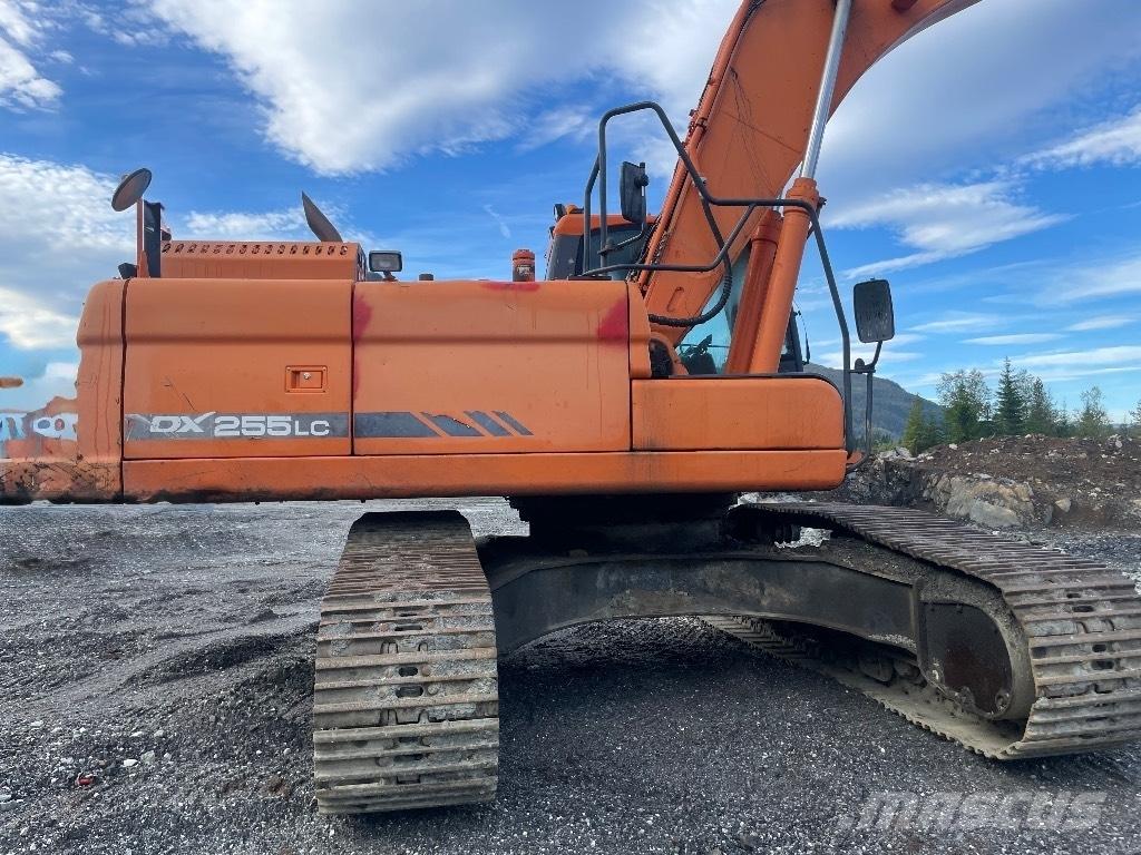 Doosan DX 255 LC-3 Roomikekskavaatorid