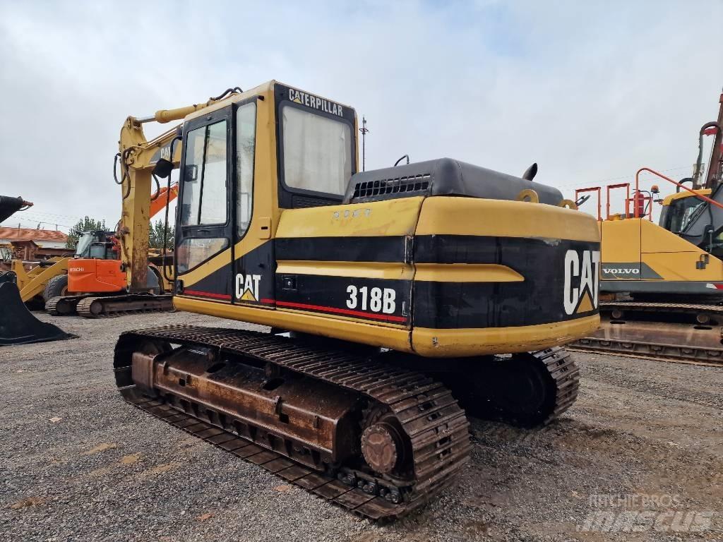 CAT 318 B L Roomikekskavaatorid