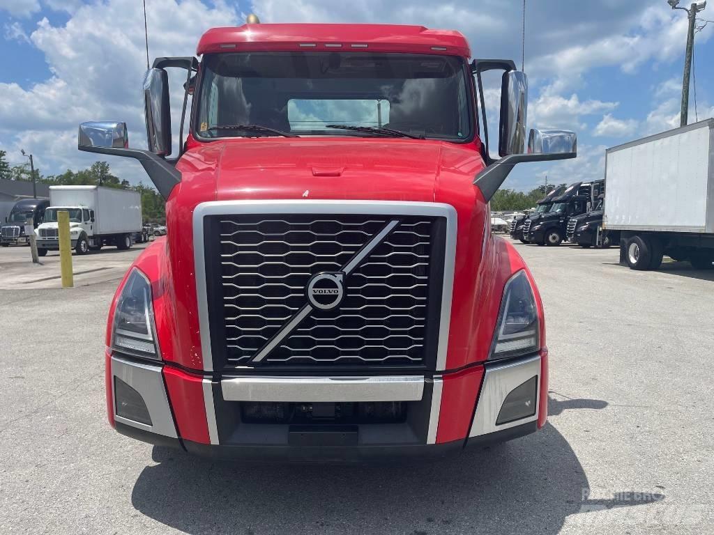 Volvo VNL64T300 Sadulveokid