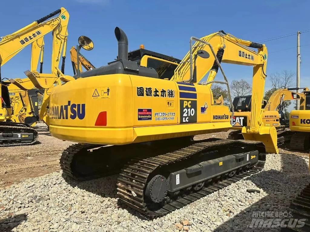 Komatsu PC 210-8 Roomikekskavaatorid