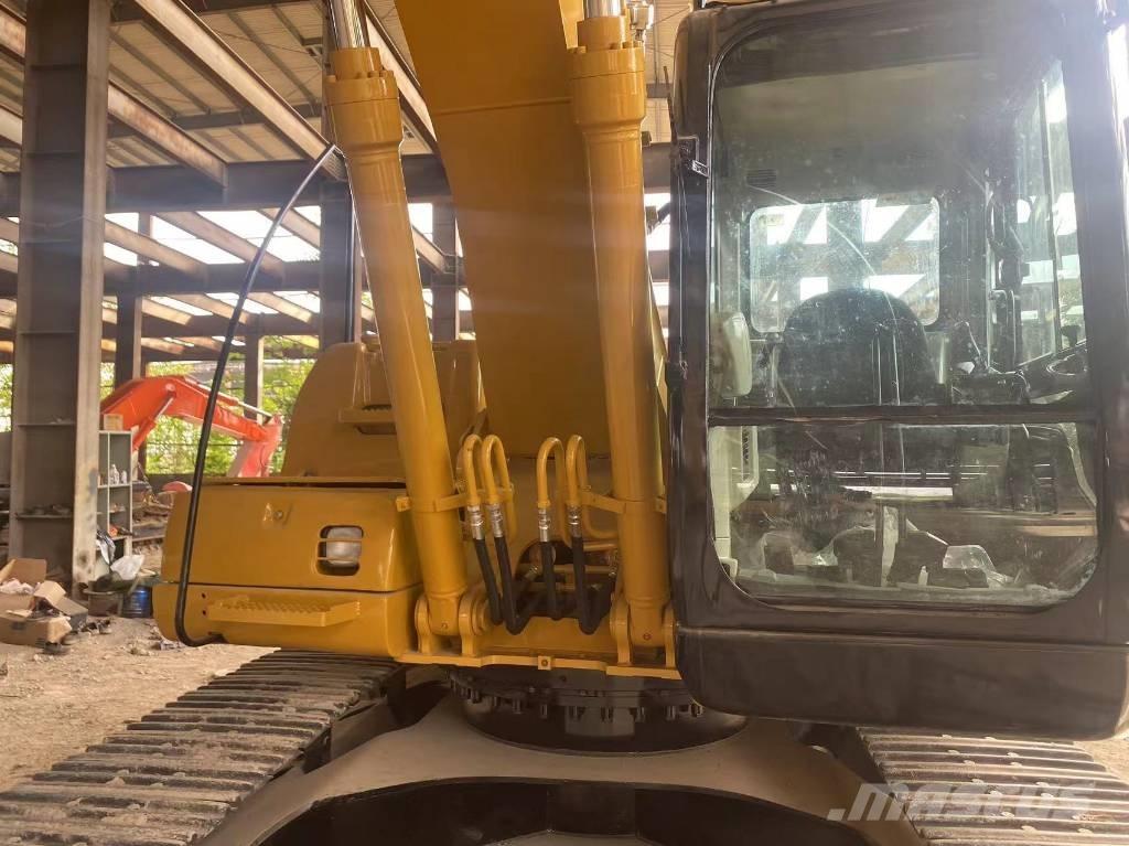 CAT 320 C Roomikekskavaatorid