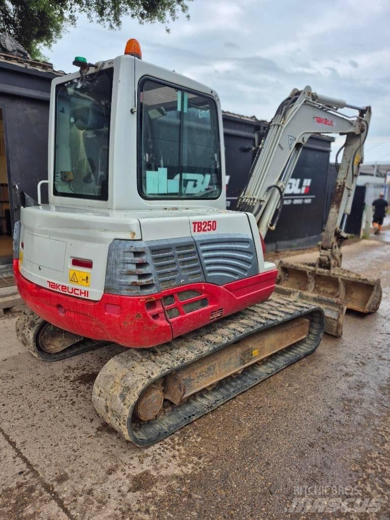 Takeuchi TB 250 Miniekskavaatorid < 7 t