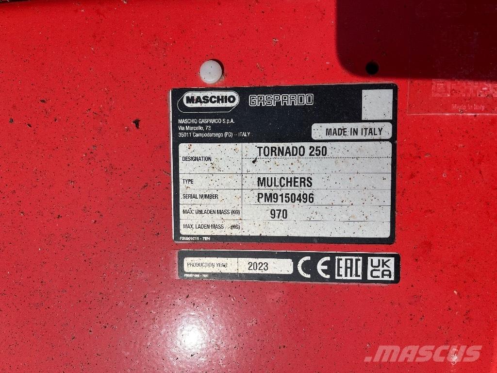 Maschio Tornado 280 Karjamaade niidukid / pealselõikurid