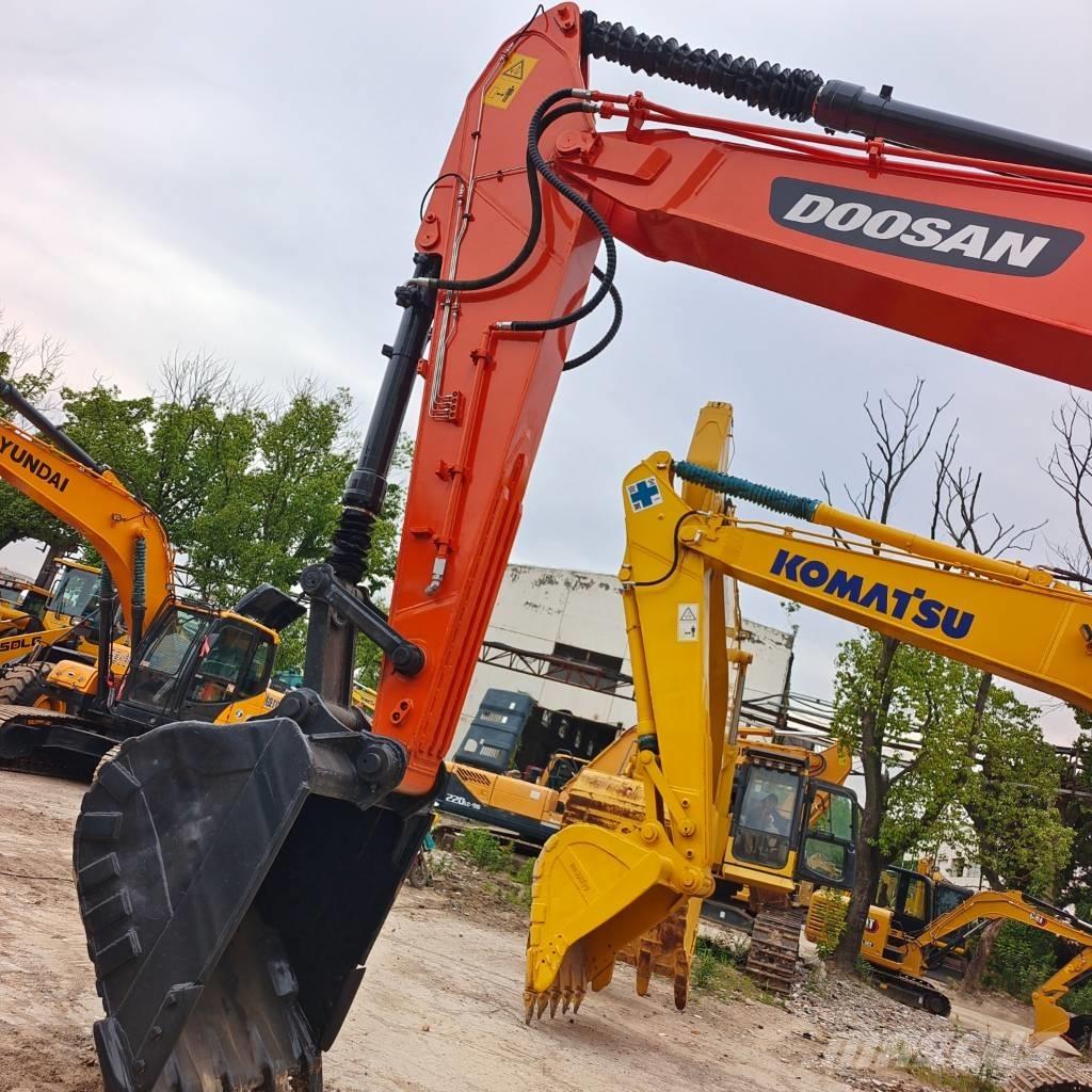 Doosan DX 225 LC Roomikekskavaatorid