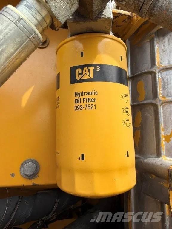 CAT 320CL Roomikekskavaatorid