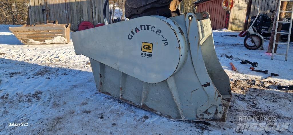 GiANT CB-70 Purustuskopad