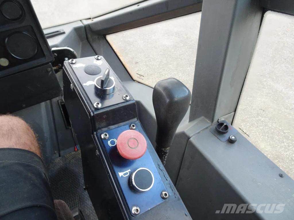 Dynapac CA152D Pneumorehvidega rullid