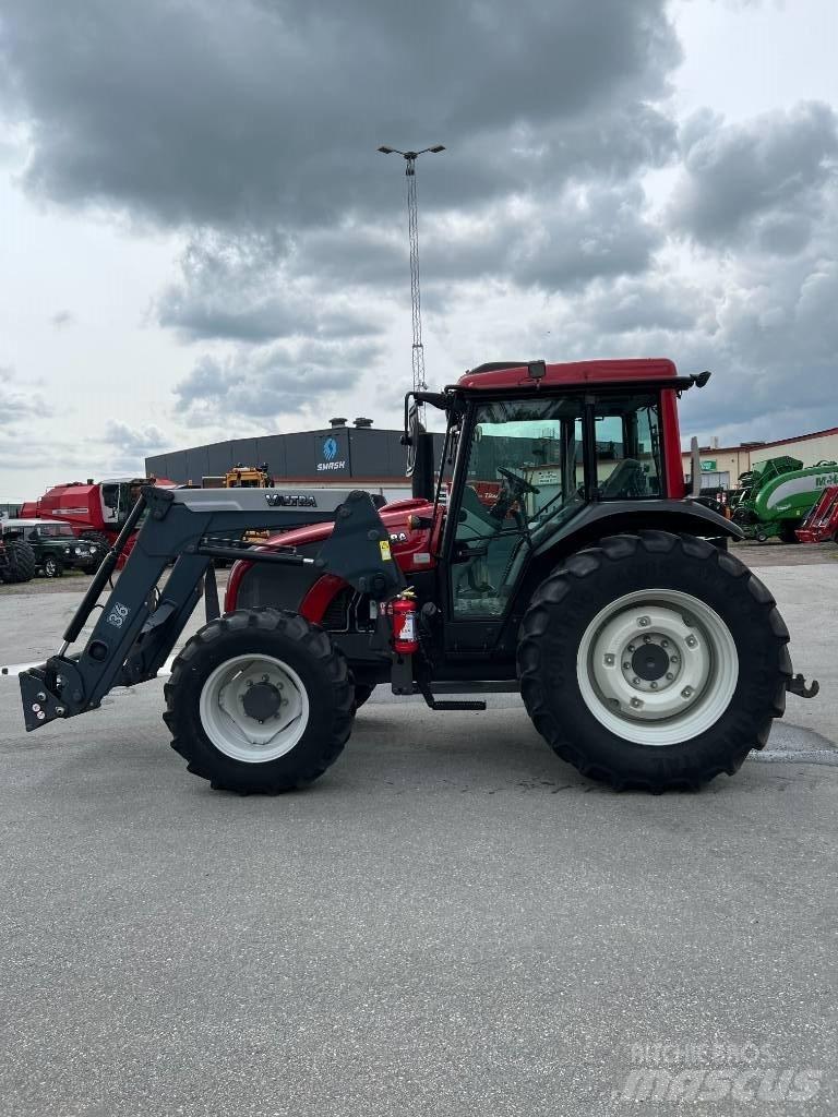 Valtra A 83 Traktorid