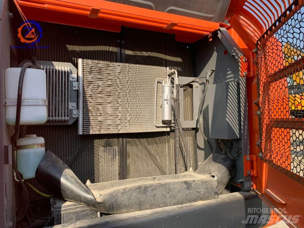 Hitachi ZX 240 Roomikekskavaatorid