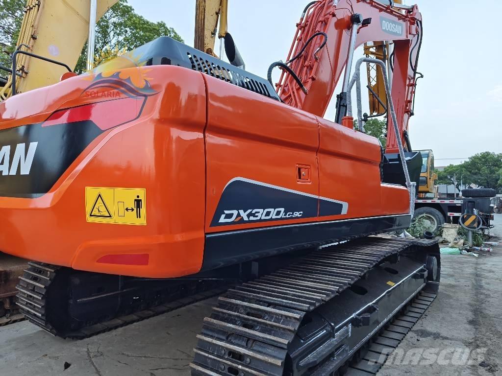 Doosan DX 300 LC Roomikekskavaatorid