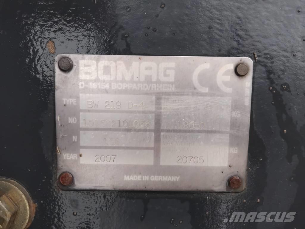Bomag BW 219 D-4 Ühe trumliga rullid