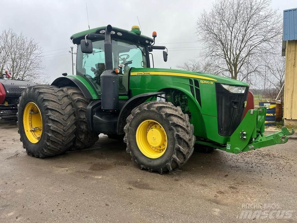 John Deere 8260R Traktorid
